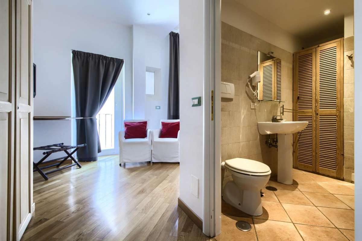 Gli Artisti Apartments Rome — Photos 1